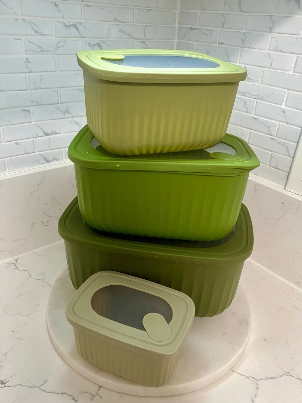 Green Mixing and Storage Bowls with Lids - 8 Pc Set